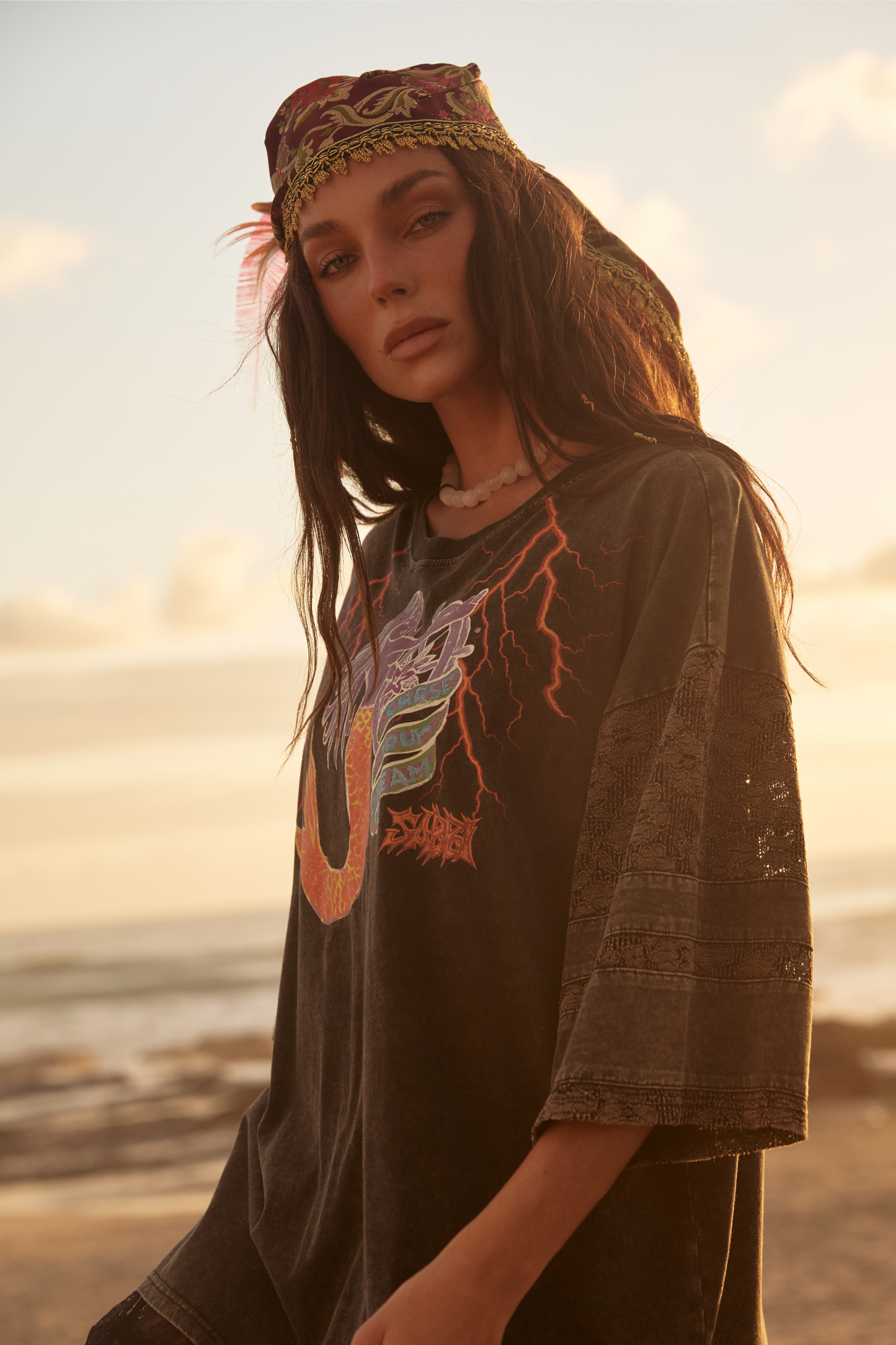 Sabbi - The Chase Your Dreams Lace Tee - Black