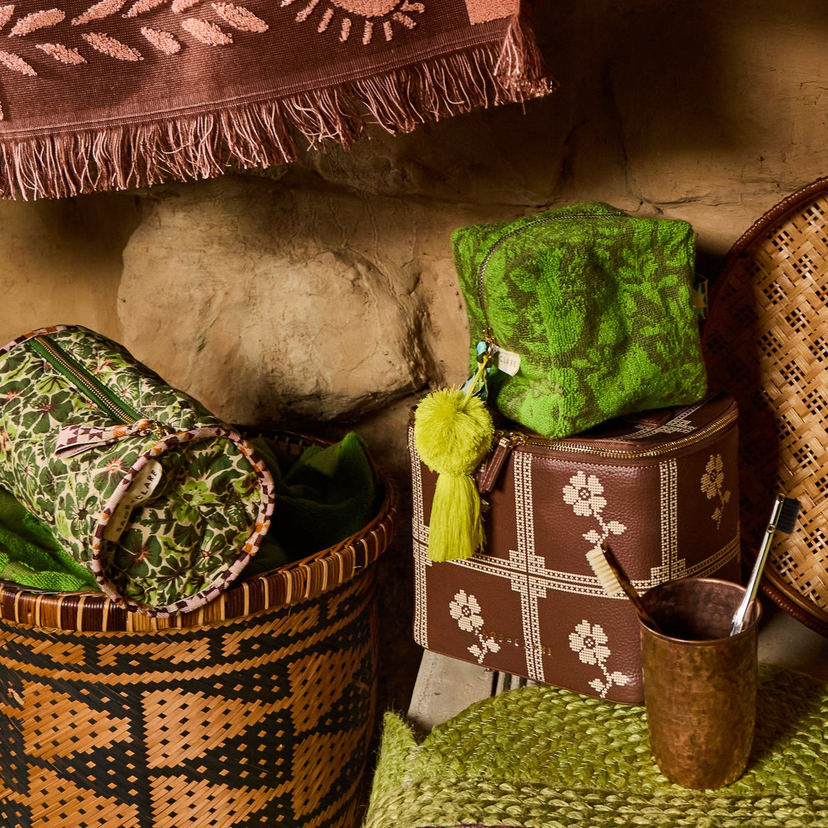 Sage X Clare - Magnolia Makeup Bag - Cactus Green