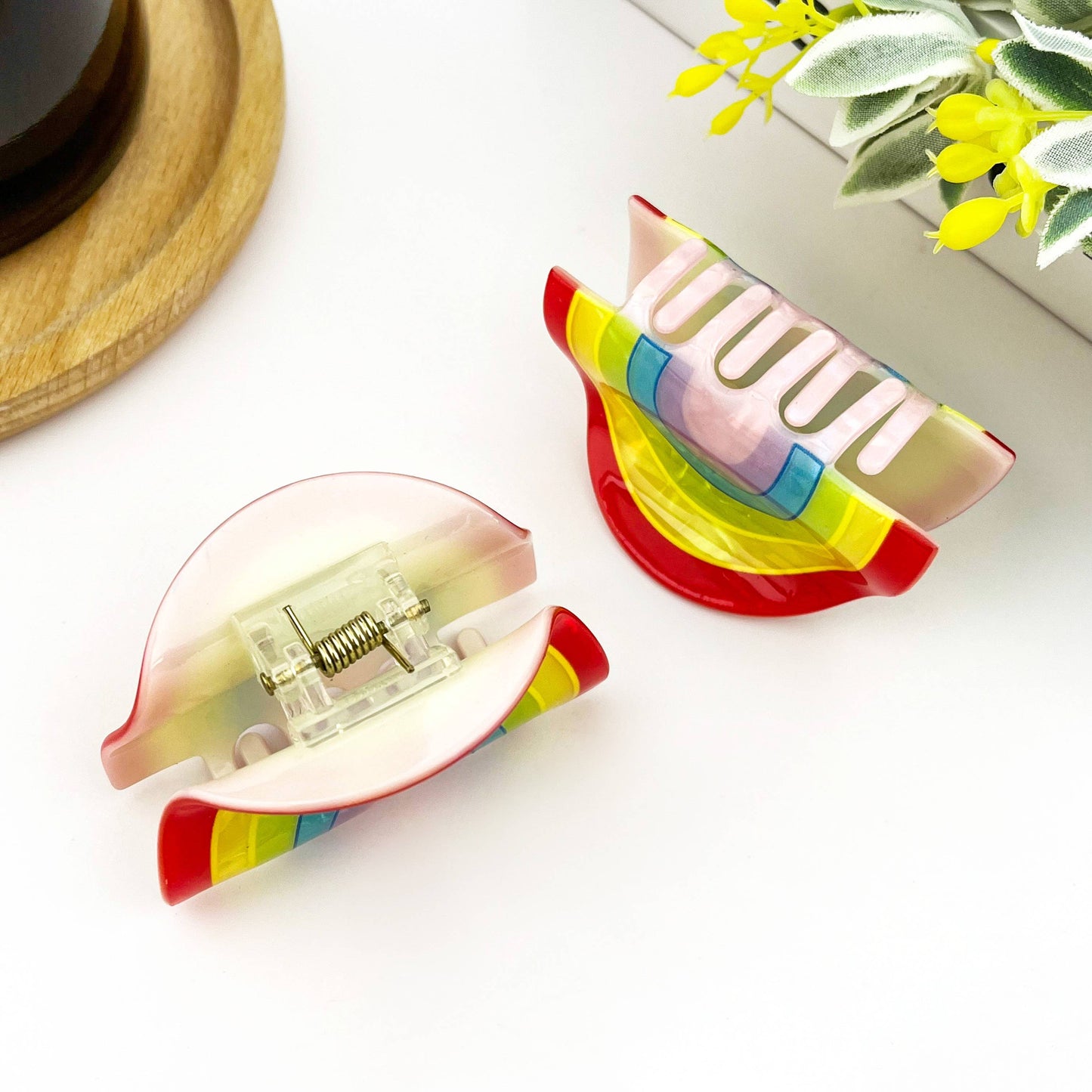 Diva - Rainbow Claw Hair Clip