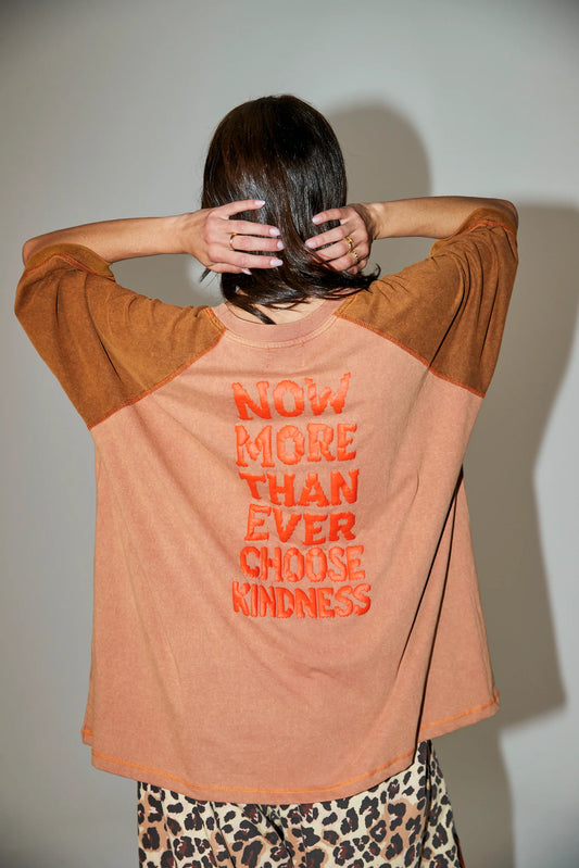 Sabbi - The Very Oversized - Choose Kindness Raglan Tee - Mocha