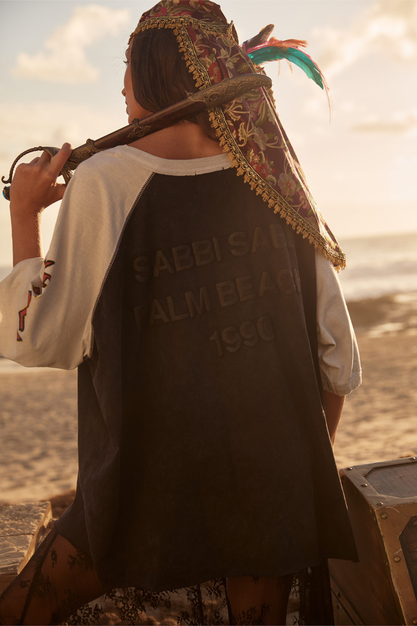 Sabbi - The Stay Wild Raglan Tee