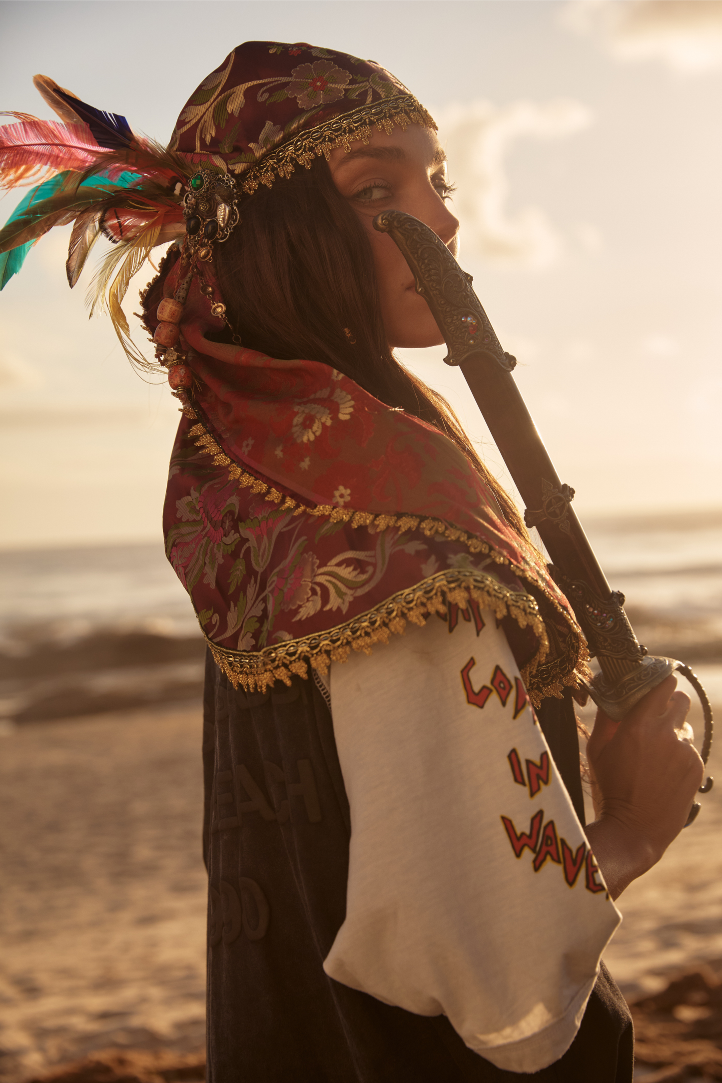 Sabbi - The Stay Wild Raglan Tee