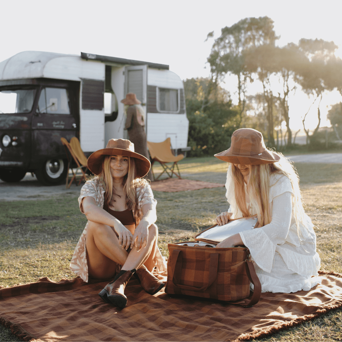 Wandering Folk Cooler Bag - Camp - Hemp