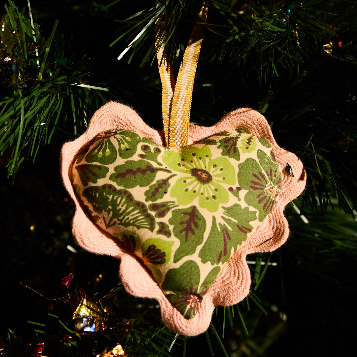 Sage X Clare - Magnolia Cotton Heart Decoration - Cactus