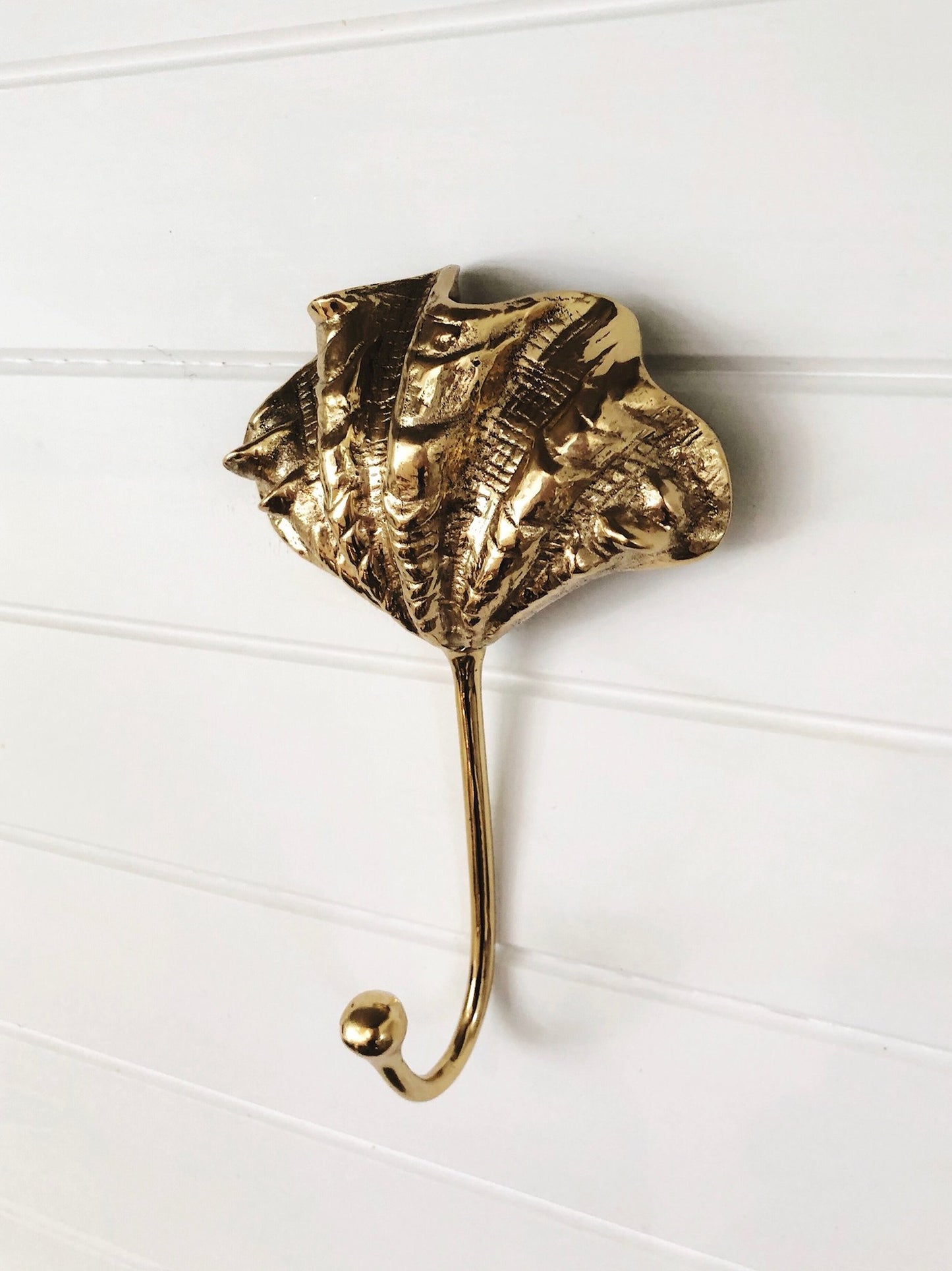 Pineapple Traders - Brass Clam Shell Hook